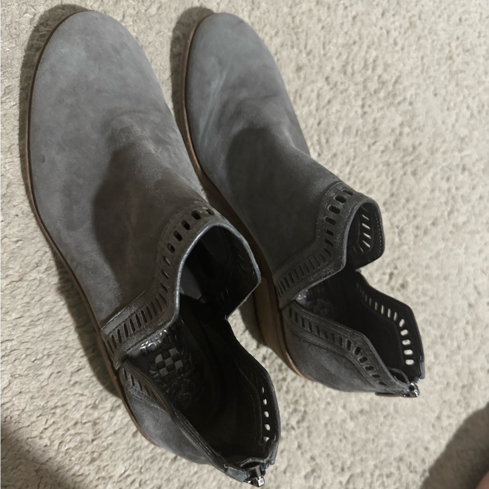 Microsuede grey booties